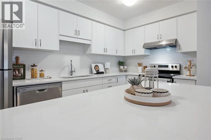 Property Photo:  610 Benninger Drive  ON N2E 0K5 