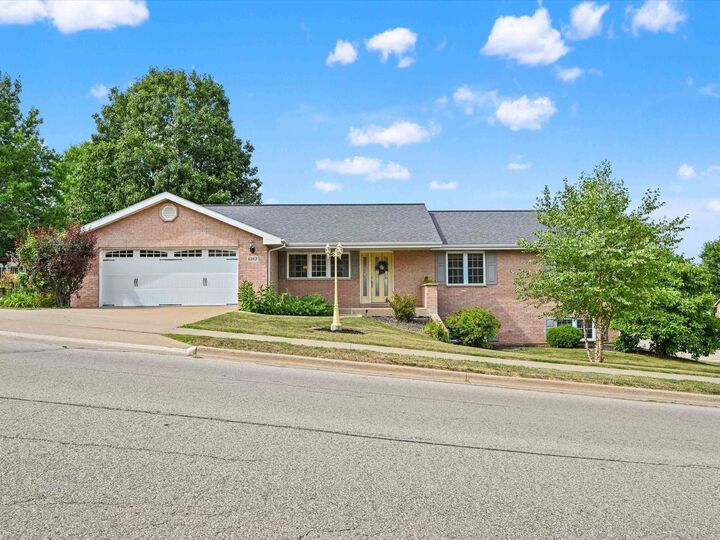 Property Photo: 6183 Forest Hills Drive IA 52002
