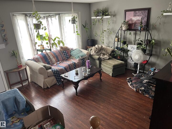 Property Photo:  4512 49 Avenue  AB T9M 1Z6 