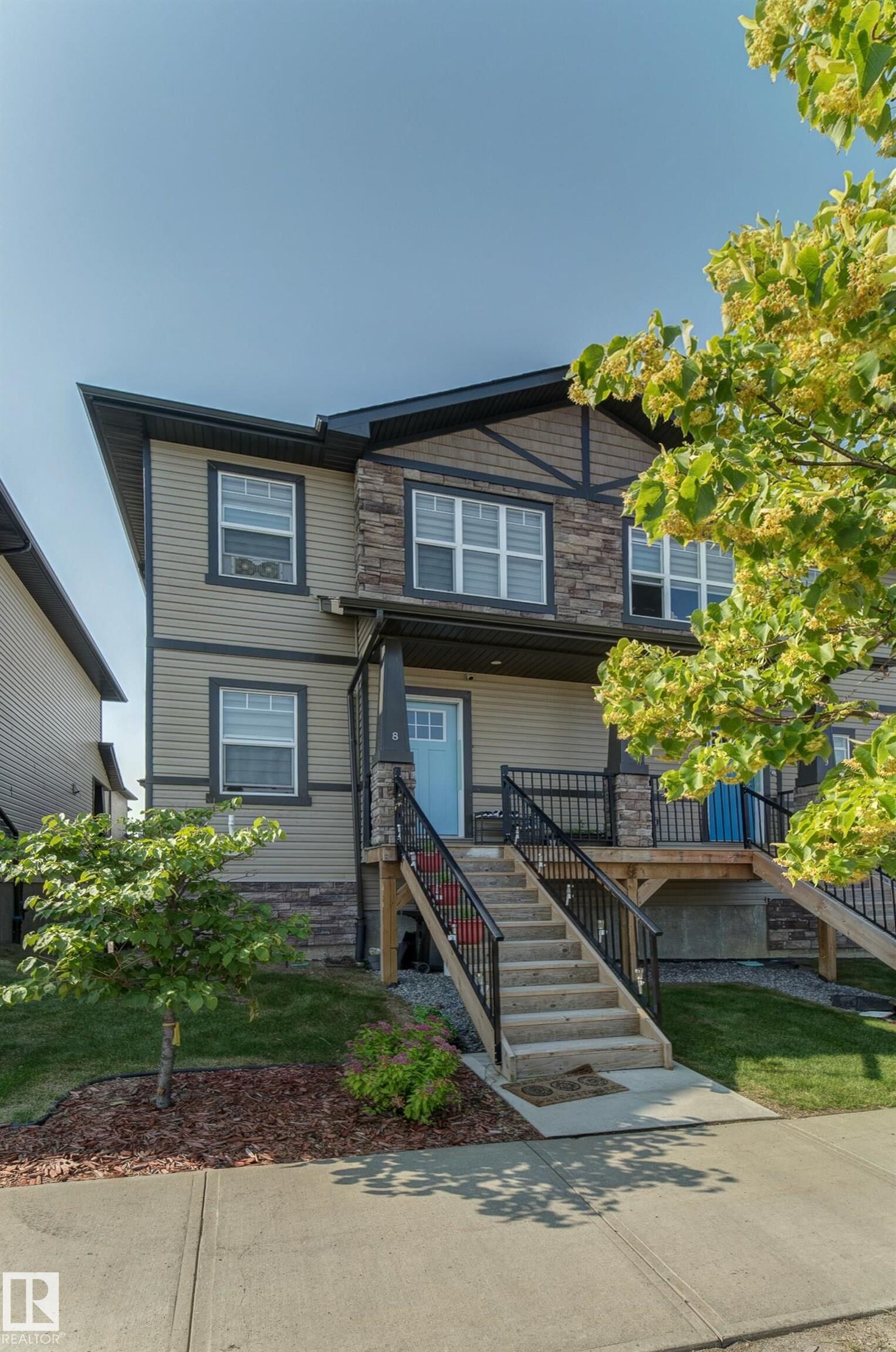 Property Photo: 1703 16 Avenue NW 8 AB T6T 2C3