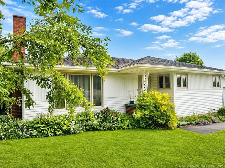 Property Photo:  688 Eh Daigle Boulevard  NB E3Z 2S1 
