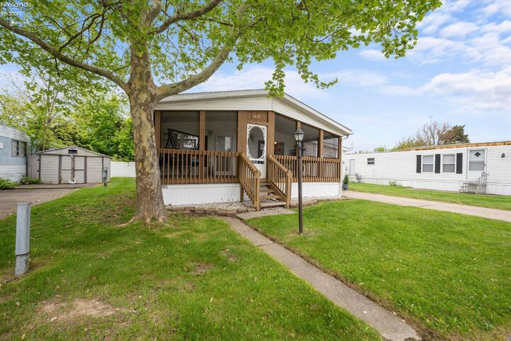 Property Photo: 1805 Briarcrest Drive OH 43452