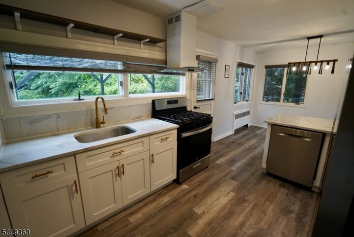 Property Photo:  154 Jefferson Ave  NJ 07661 