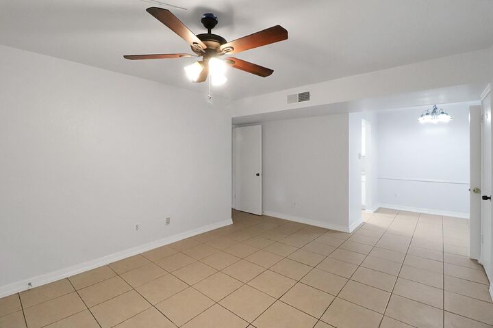 Property Photo: 5929 Queensloch Drive 234 TX 77096