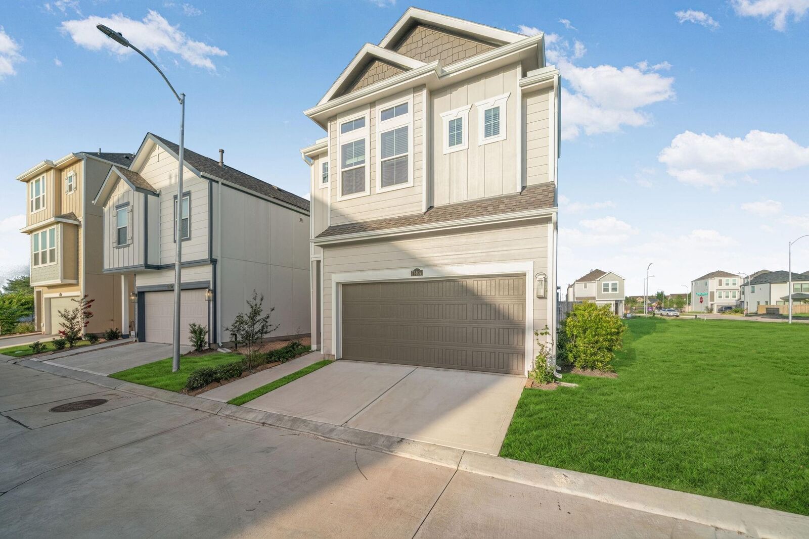 Property Photo: 11407 W Blossom Square Street TX 77047