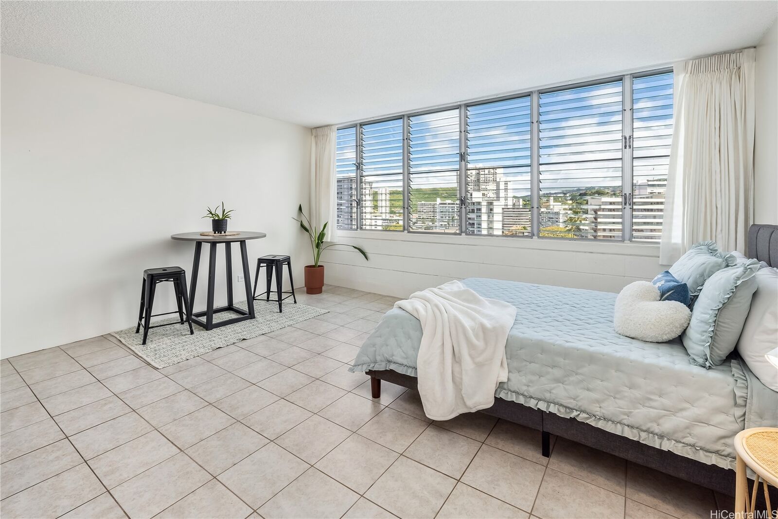 Property Photo:  1550 Wilder Avenue A1107  HI 96822 