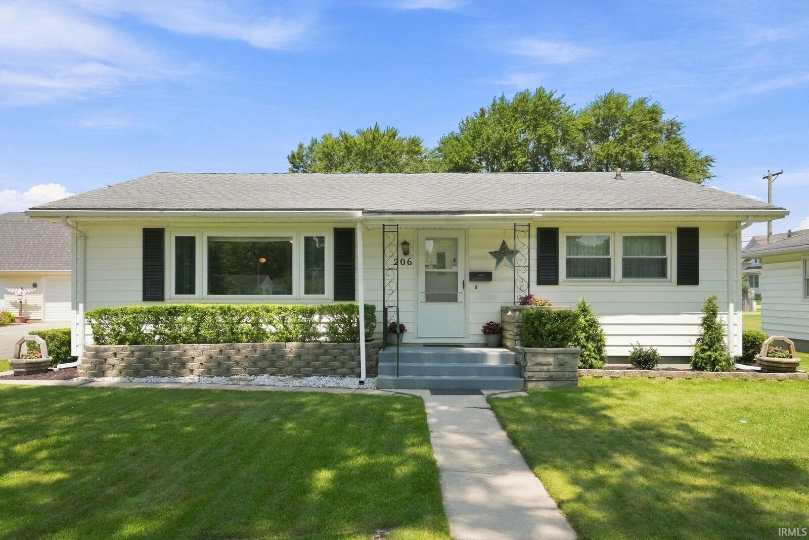 Property Photo: 206 W Jackson Street IN 46772