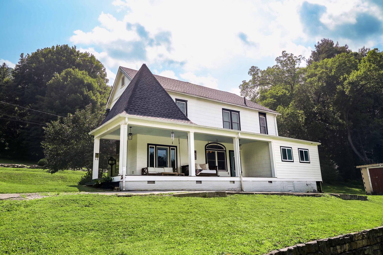Property Photo:  307 Catalpa Street  KY 40977 