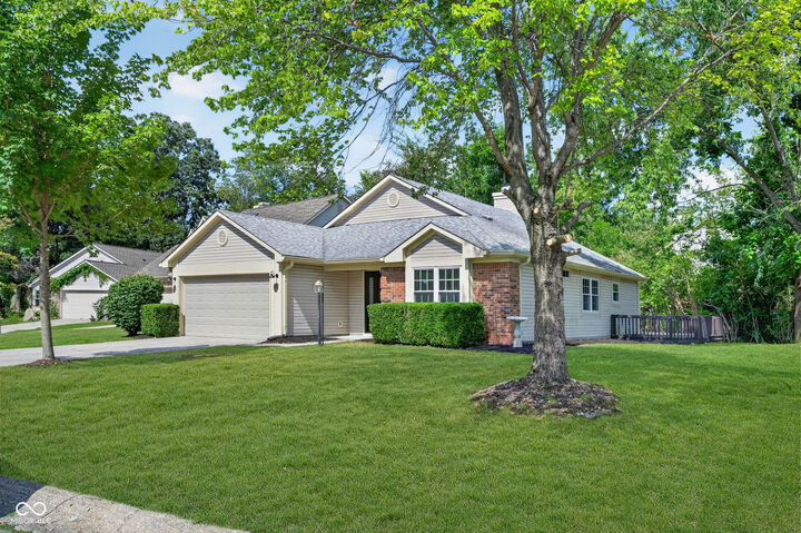 Property Photo:  6475 Hunters Green Circle  IN 46278 