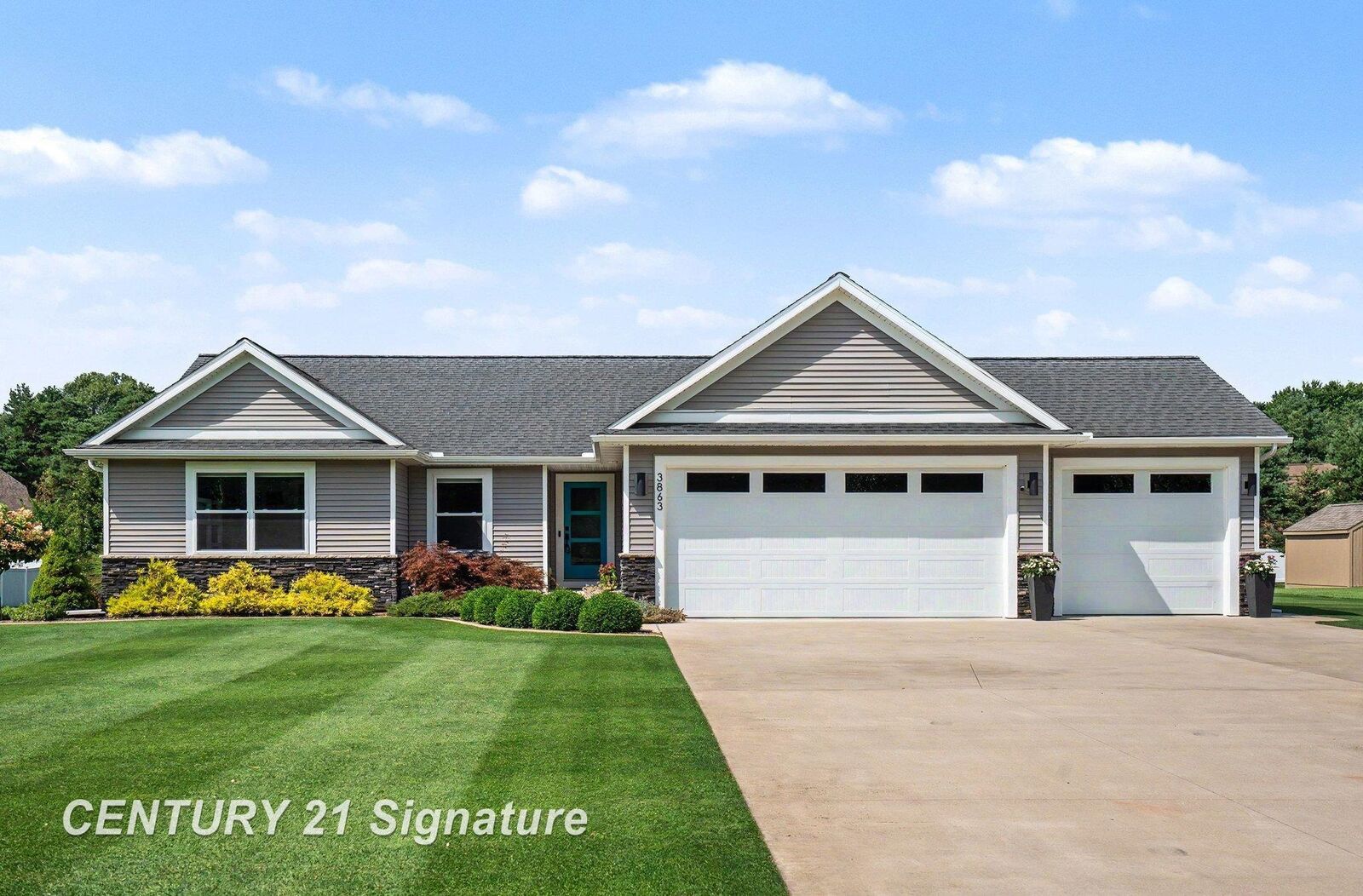 Property Photo:  3863 E Letts Road  MI 48642 