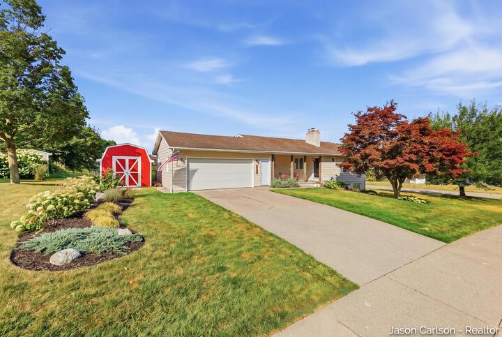 Property Photo:  3100 Beechcrest Drive  MI 49426 