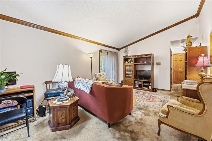 Property Photo:  413 Travelaire Avenue  IL 60565 