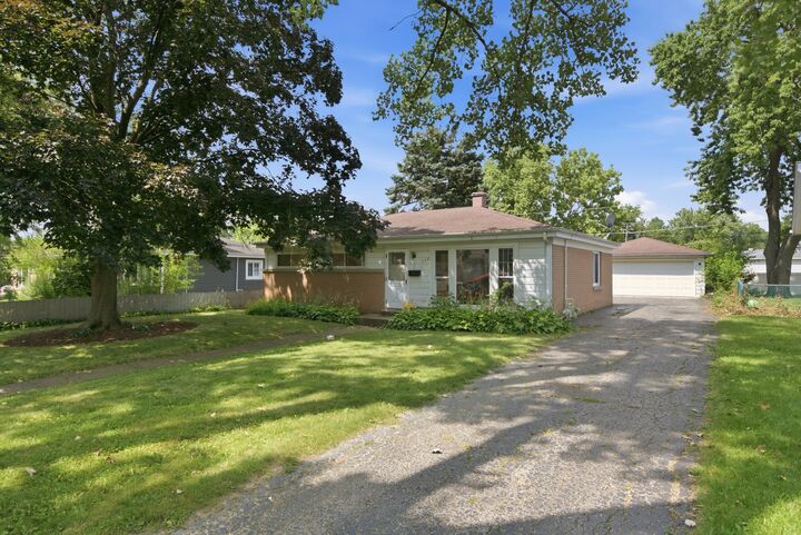 Property Photo: 364 N Biermann Avenue IL 60181