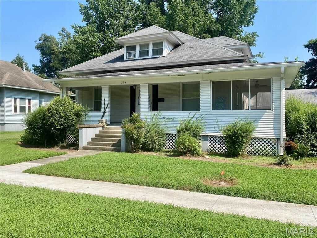Property Photo:  304 Hunter St  MO 63834 