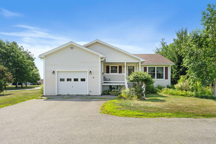 Property Photo:  5 Cambridge Drive  ME 04401 