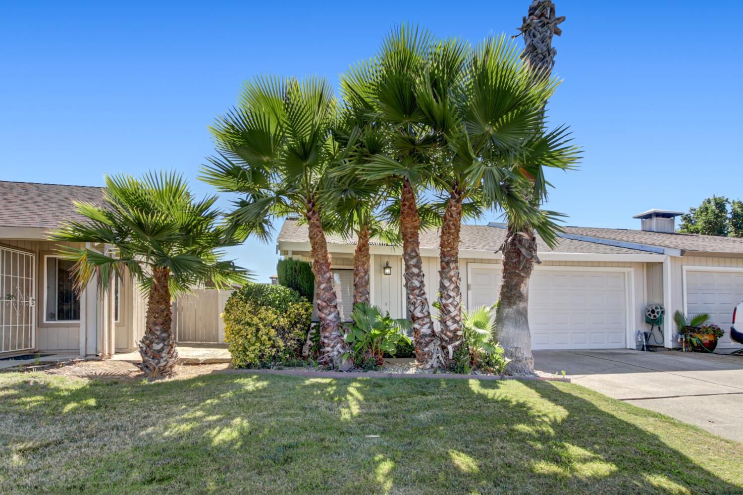 Property Photo:  7677 Harvest Woods Drive  CA 95828 