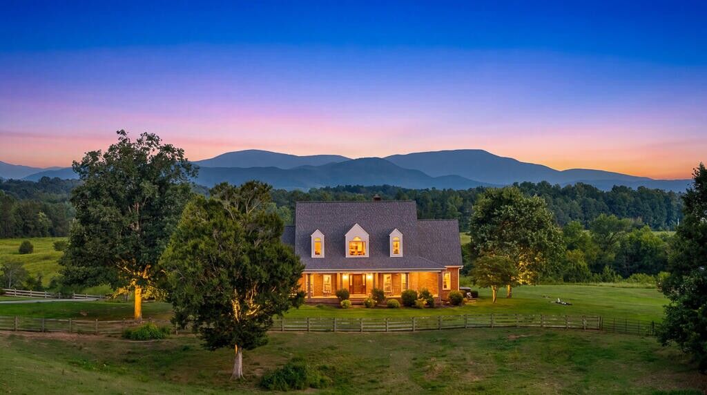 Property Photo:  559 White Road SE  TN 37362 