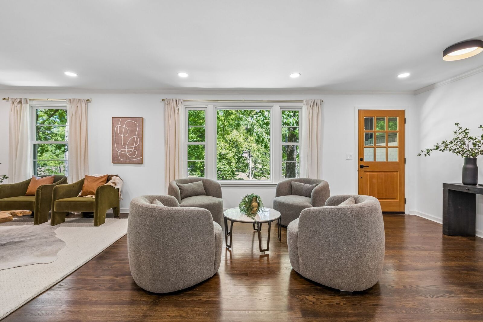 Property Photo: 703 Clematis Dr TN 37205