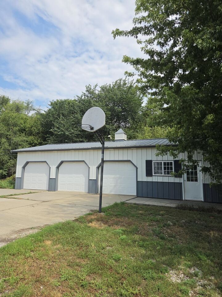 Property Photo:  134 K Road  NE 68791 