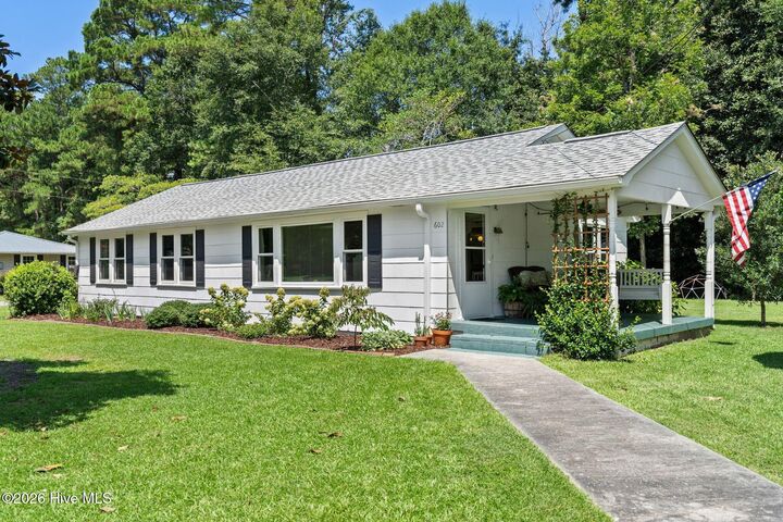 Property Photo: 602 E Wilmington Street NC 28425