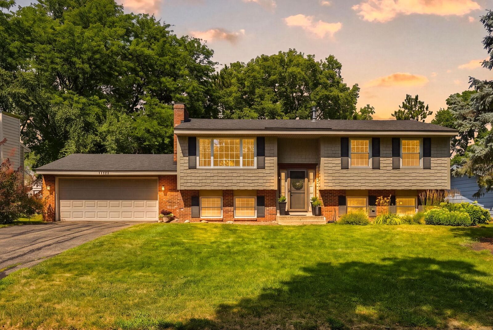 Property Photo: 10924 Hyland Terrace MN 55344