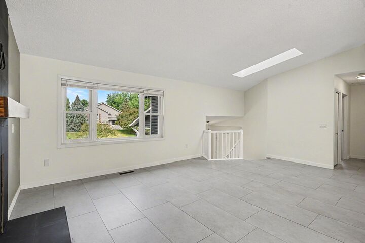 Property Photo: 939 Savannah Road MN 55123