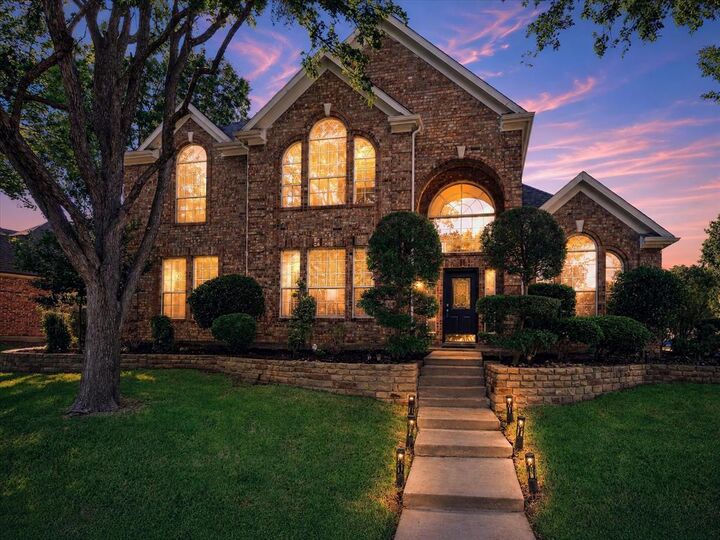 Property Photo:  1600 Shadywood Lane  TX 75028 