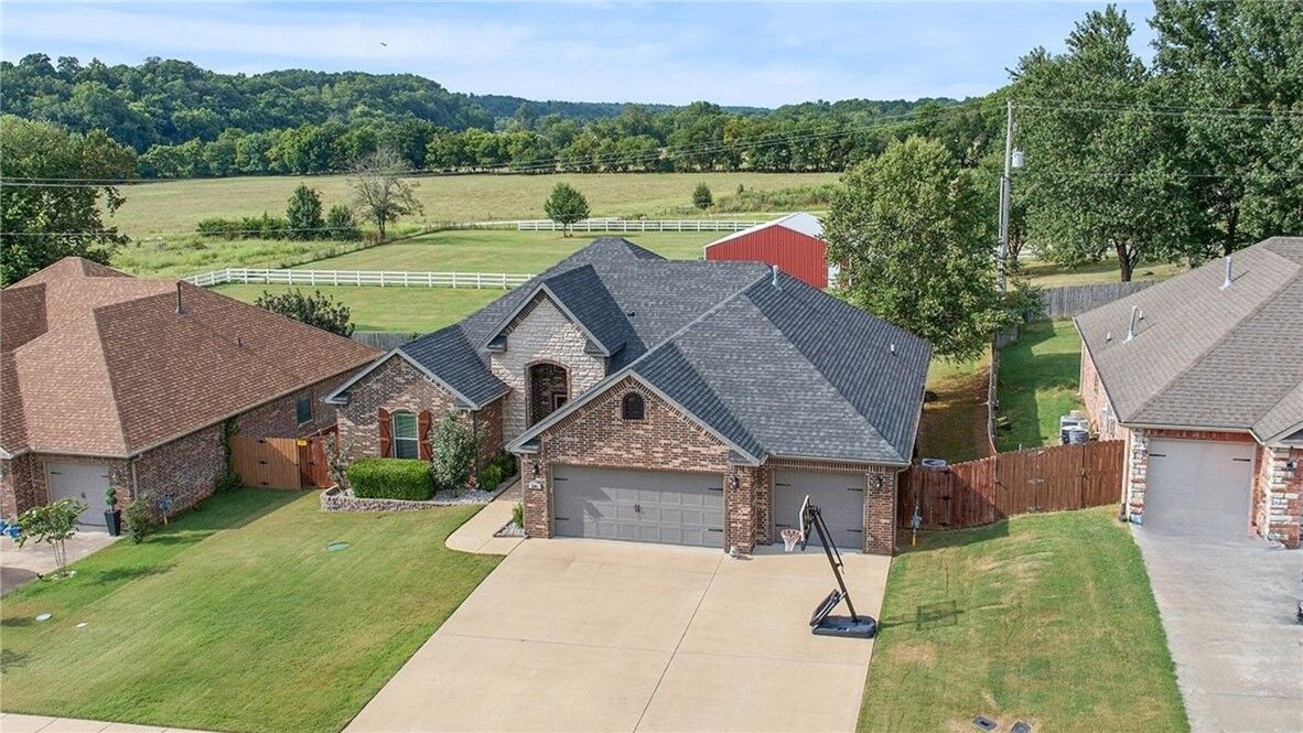 Property Photo: 201 Pebble Beach Drive AR 72718