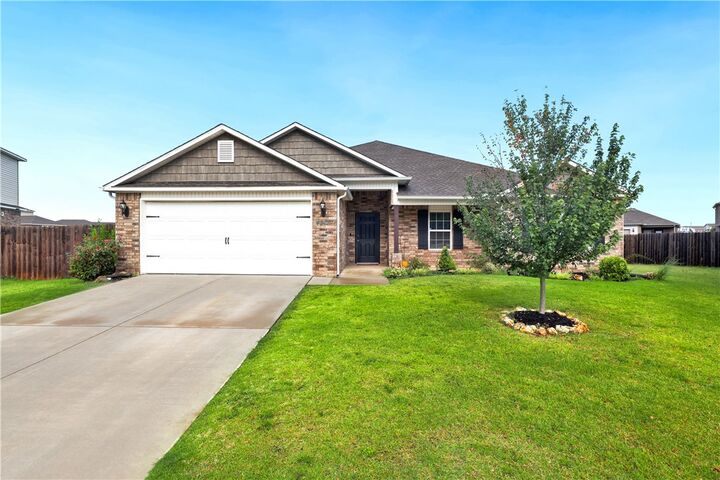 Property Photo:  4212 SW Atlantic Court  AR 72713 