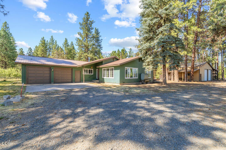 Property Photo: 27798 Highway 140 E OR 97623