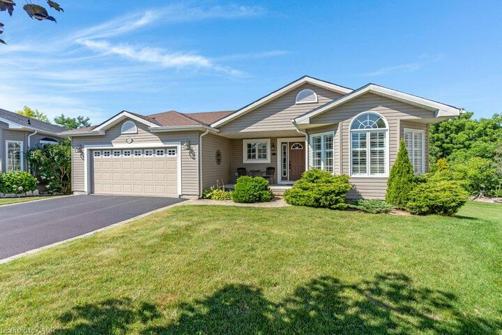 Property Photo: 228 Glenariff Drive ON L8B 1A5