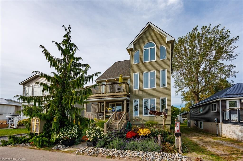 Property Photo: 26 Erie Boulevard ON N0E 1M0