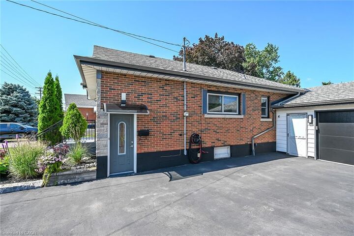 Property Photo: 386 Upper Kenilworth Avenue ON L8T 4G5