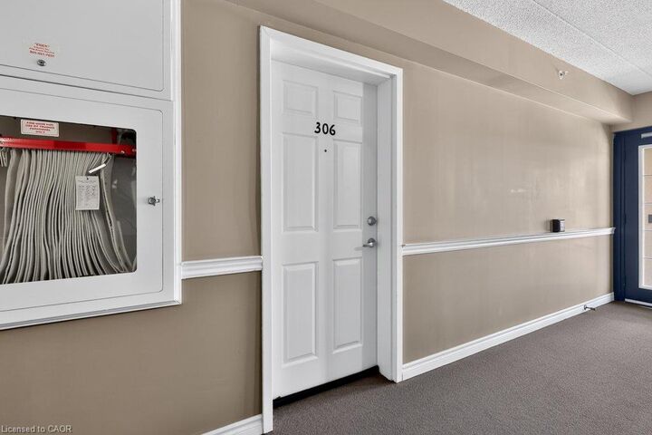 Property Photo:  2065 Appleby Line 306  ON L7L 7H2 