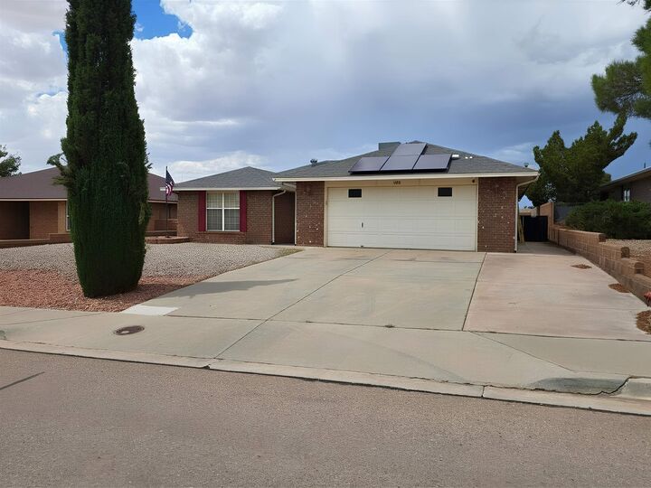 Property Photo: 963 San Miguel St NM 88310-0000