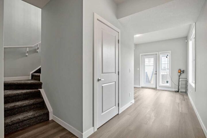 Property Photo:  902 Sage Hill Grove NW  AB T3R 2A2 