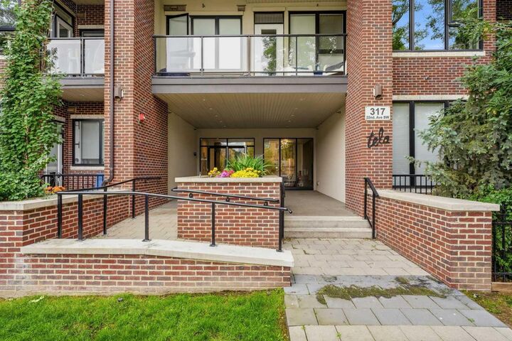 Property Photo: 317 22 Avenue SW 304 AB T2S 3H6