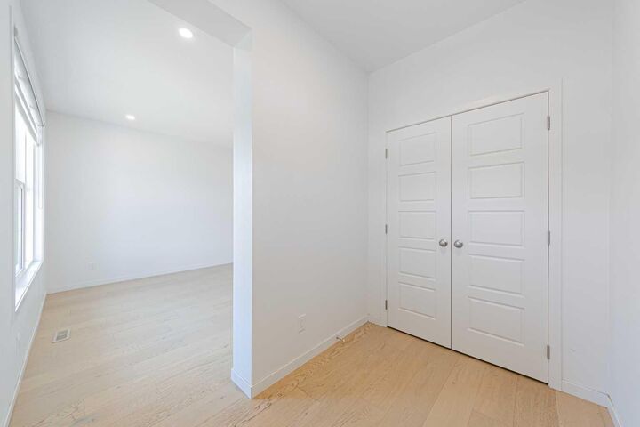 Property Photo: 186 Aquila Drive NW AB T3R 1Y5