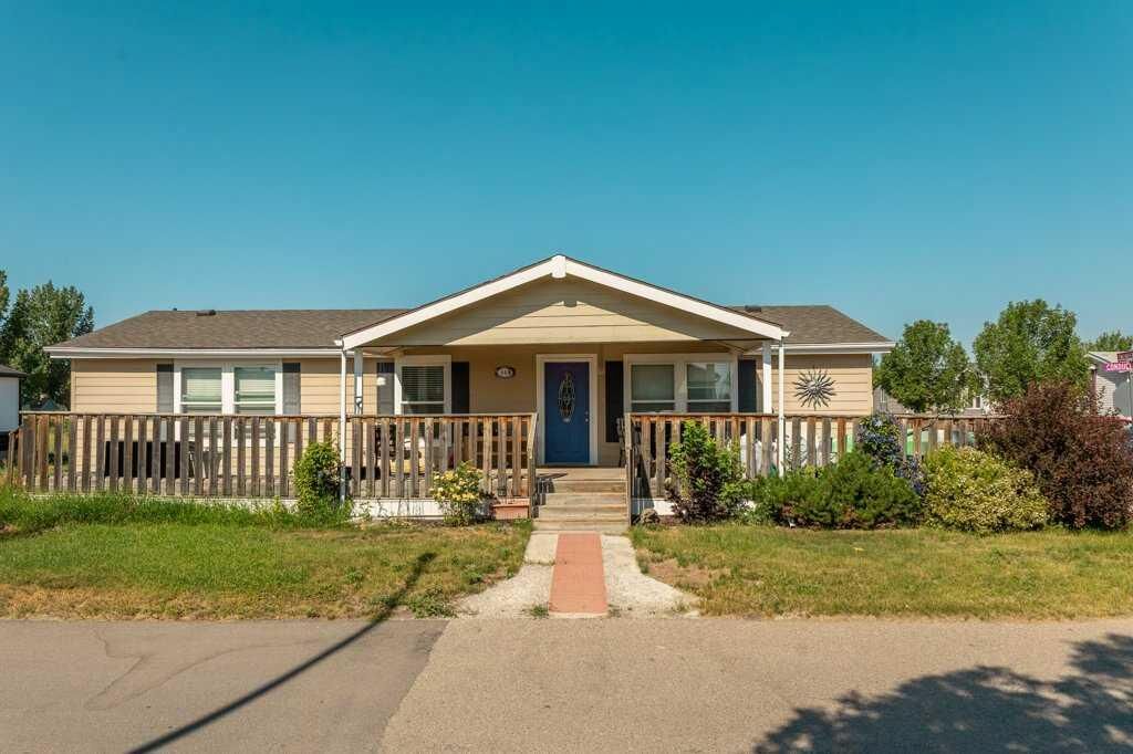 Property Photo: 414 Conductor Boulevard AB T1M 1P8
