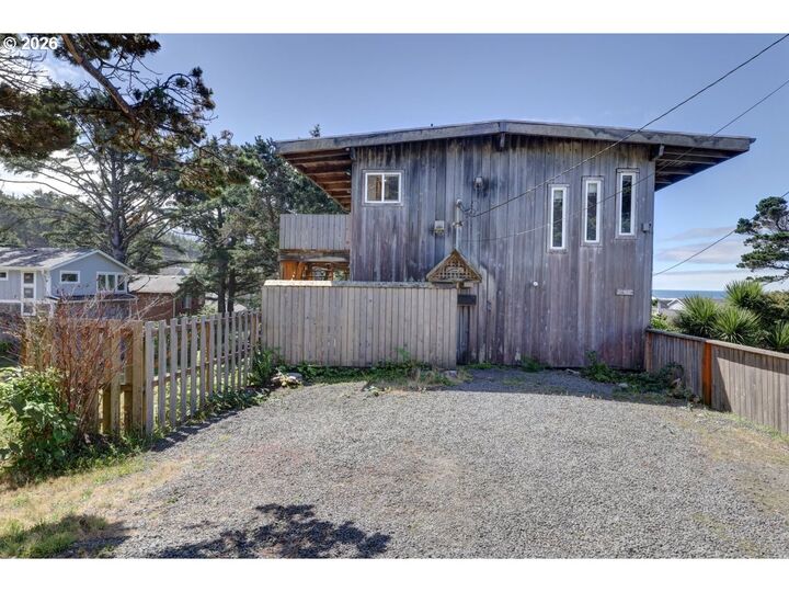 Property Photo: 247 Gogona Ave OR 97110