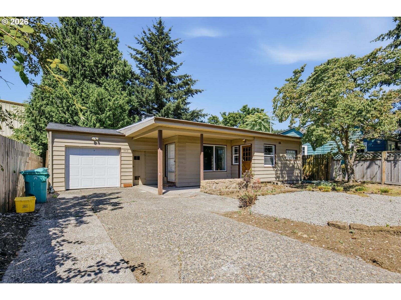 Property Photo:  2415 SE 84th Ave  OR 97216 