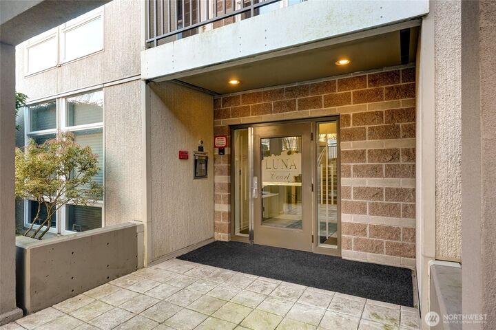 Property Photo: 3221 SW Avalon Way 313 WA 98126