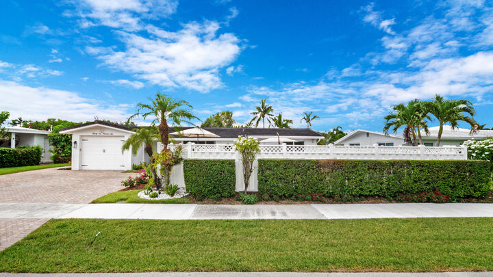 Property Photo: 2106 NE 60th Street FL 33308