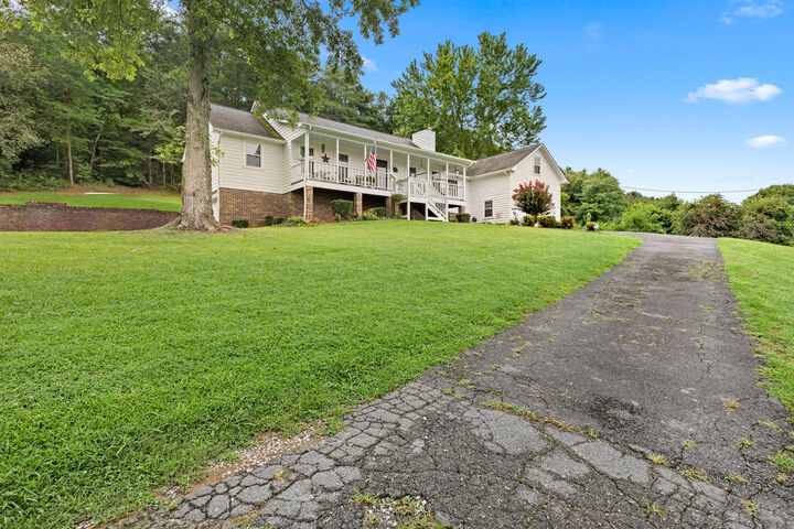 Property Photo: 2649 SW Varnell Road SW TN 37311