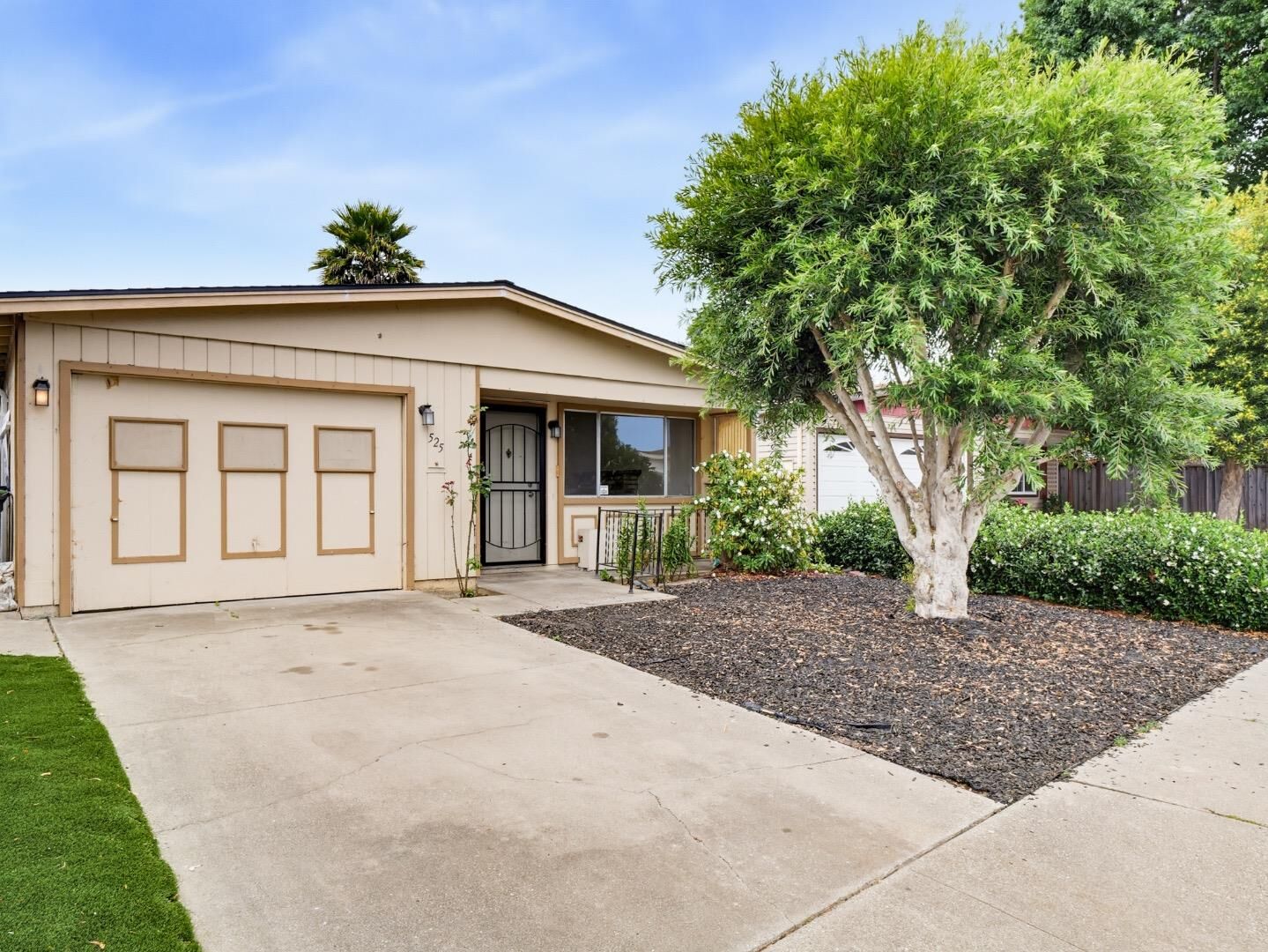 Property Photo:  525 El Rio Street  CA 95076 