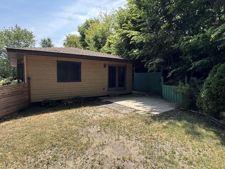 Property Photo:  625 Thomas Street  WI 53545 