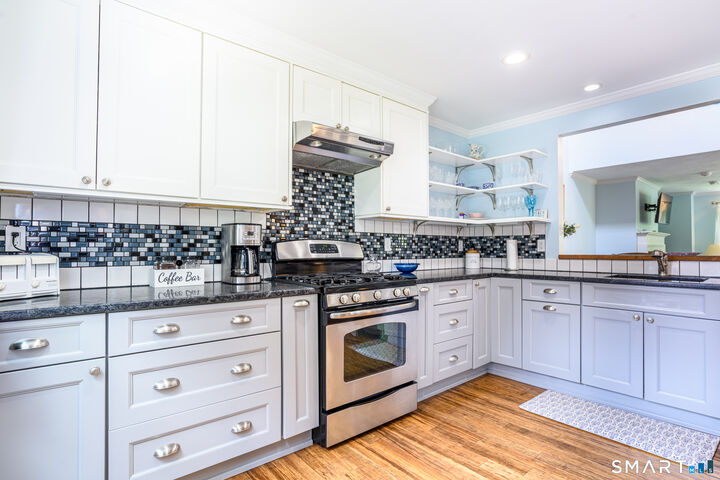 Property Photo: 10 Stillmeadow Circle 10 CT 06468
