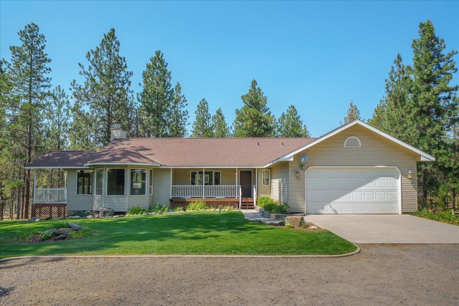 Property Photo: 1110 S Brooks Rd WA 99022