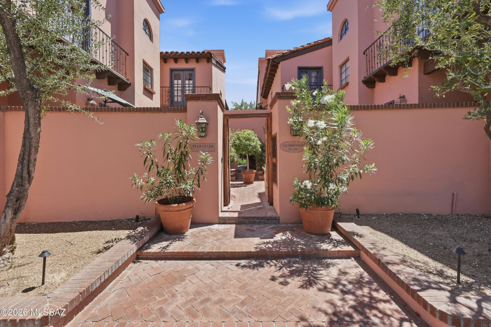 Property Photo: 3118 E 4th Street AZ 85716