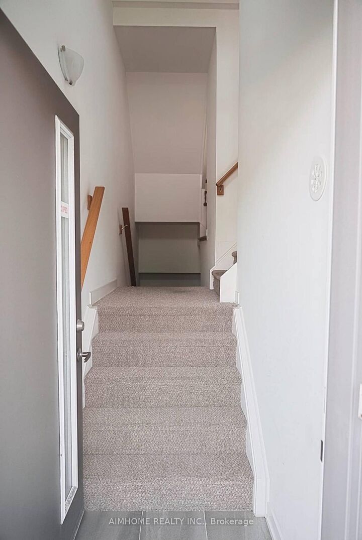 Property Photo: 1525 Kingston Road 403 ON L1V 0E9